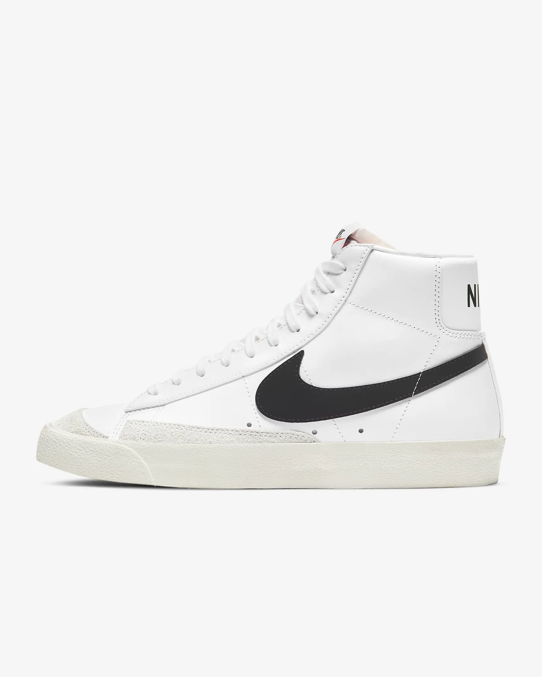 02 - Nike Air Force 1 '07 Sneakers