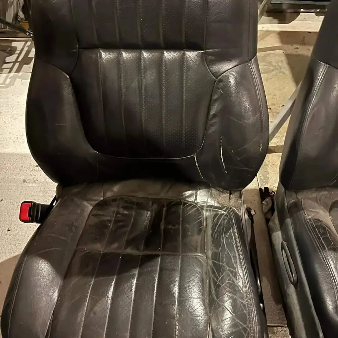 download 6 2 - 99-03 Leather Interior