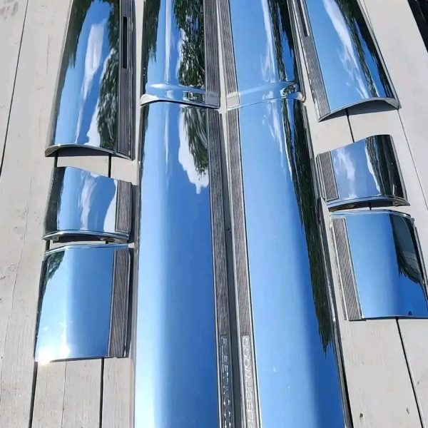 image05 600x600 - 1993-96 Cadillac Fleetwood Brougham Chrome Rocker Panels