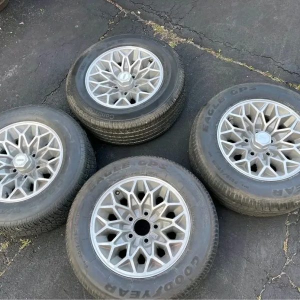 old pontiac parts23 600x600 - Set of 77 Firebird snowflake wheels