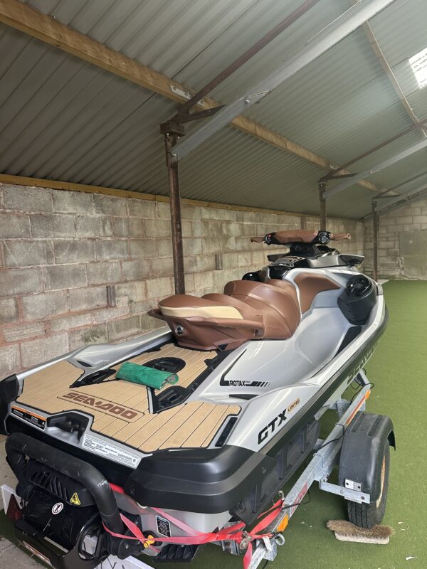 2018 Sea-Doo GTX 230 Limited - Image 5